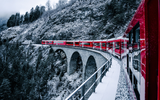 Bernina Express : 🇮🇹Lago di Como & St.Moritz + 🇨🇭Bernina svájci panorámavonatozással a havas hegycsúcsok között